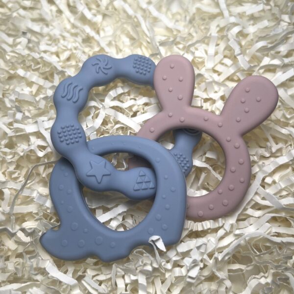 Grizalo modro_1000x1000 Grizalo - Darilo ob rojstvu