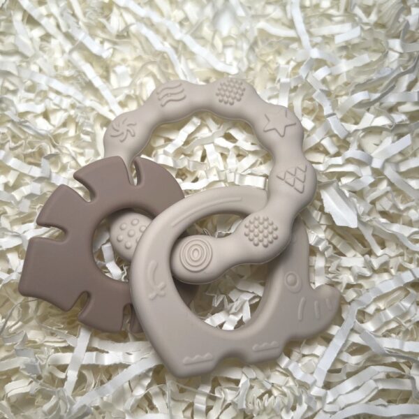 Grizalo rjavo_1000x1000 Grizalo - Darilo ob rojstvu